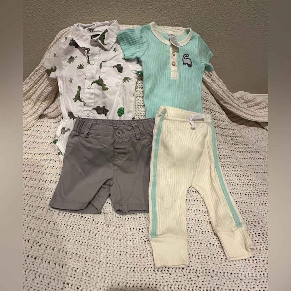 Baby Boy Dinosaurs Theme 2 Piece Set Bundle Size 6-9 M